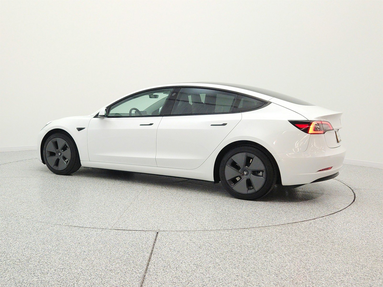 Used 2021 Pearl White Multi-Coat Tesla Standard Range Plus RWD image 8