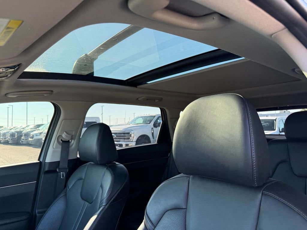 Used 2025 Gray Kia EX image 5