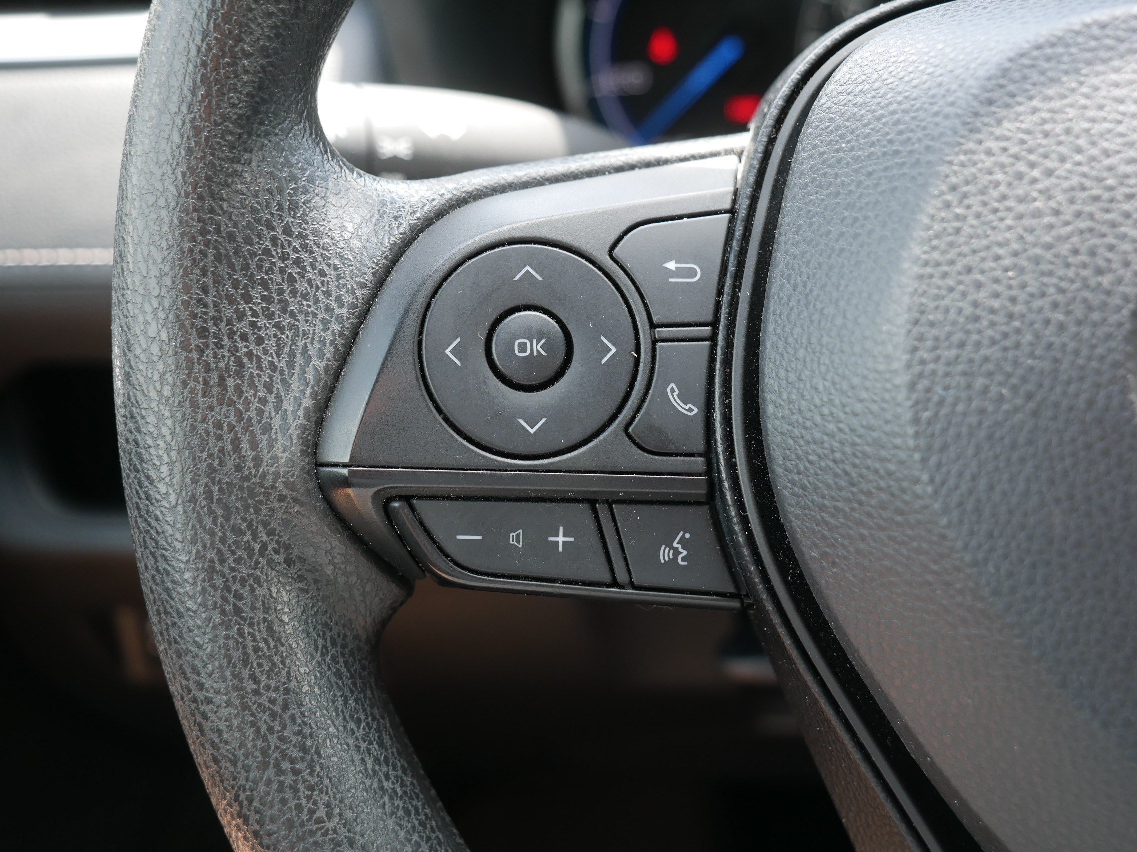 Used 2024 Silver Sky Metallic Toyota Hybrid LE image 31