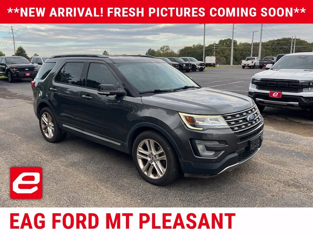 Used 2017 Magnetic Metallic Ford XLT image 1