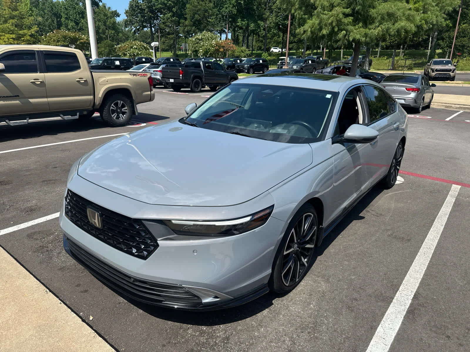 Used 2024 Urban Gray Pearl Honda Touring image 2
