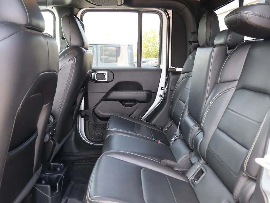 Used 2022 Silver Jeep Overland image 16