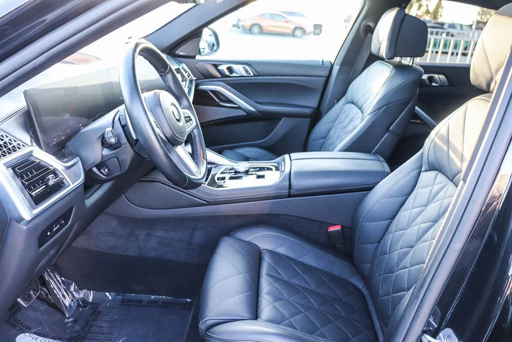 Used 2024 Black BMW xDrive40i image 21