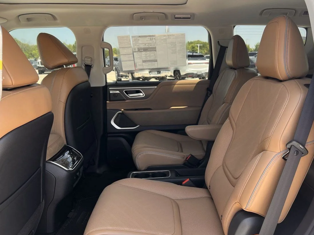 New 2027 RADIANT WHITE INFINITI Luxe 2WD image 26
