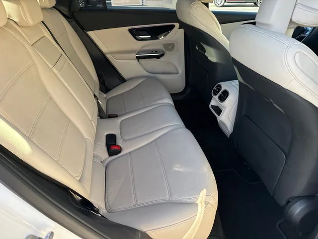 Used 2025 White Mercedes-Benz GLC 350e image 20