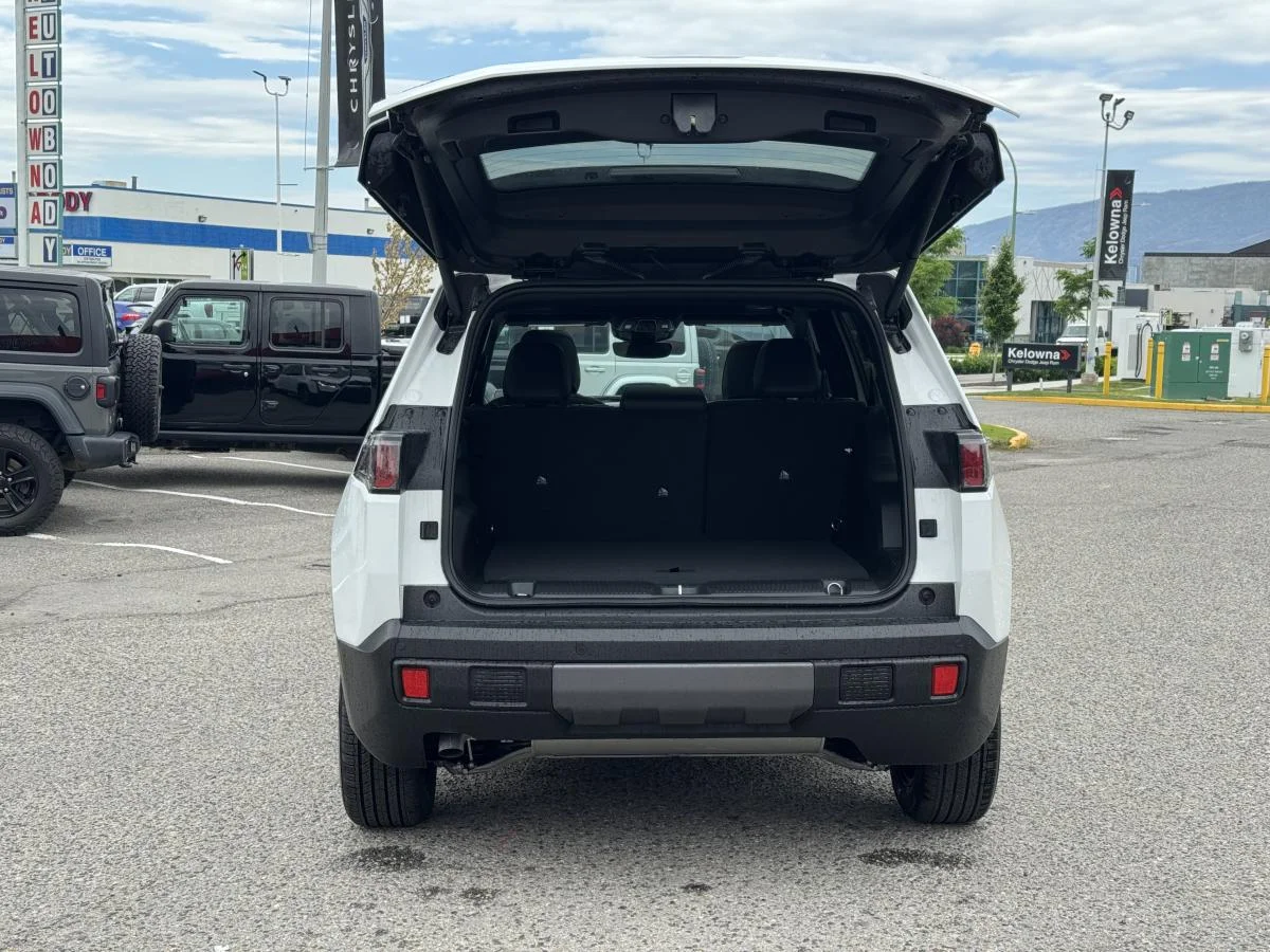 New 2026 White Jeep Limited image 7