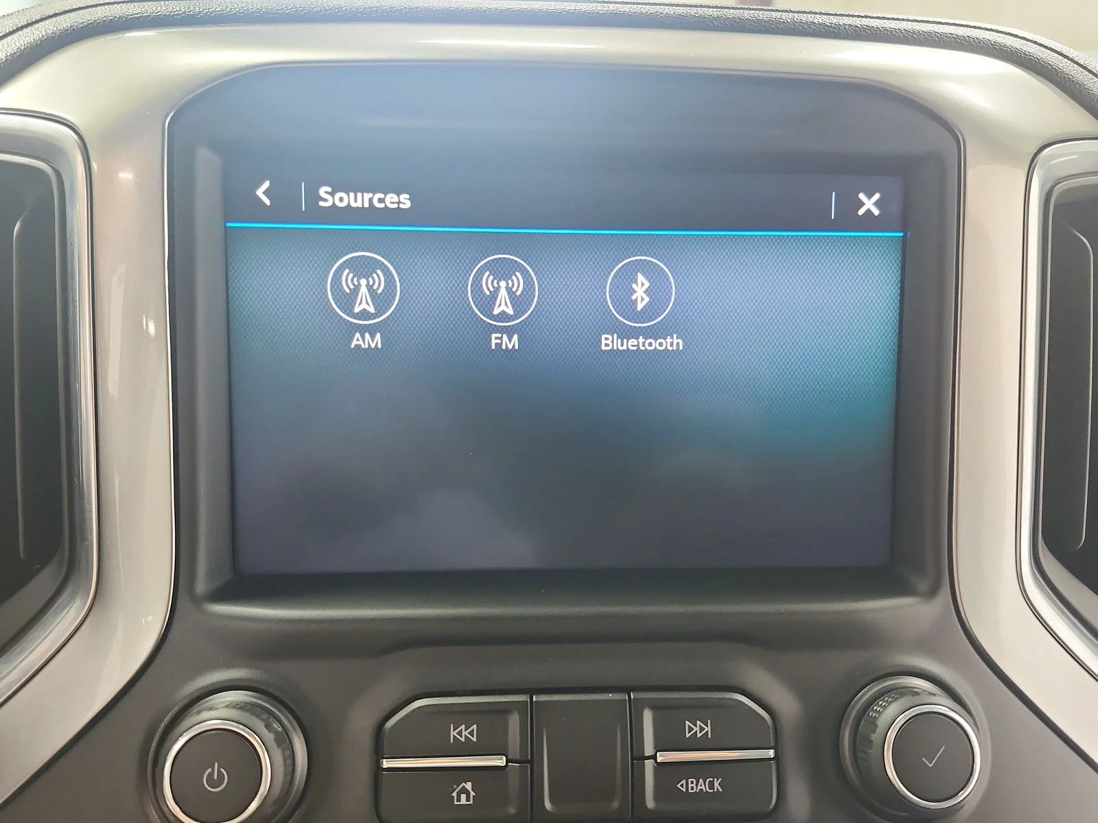 Used 2019 Silver Chevrolet LT image 25