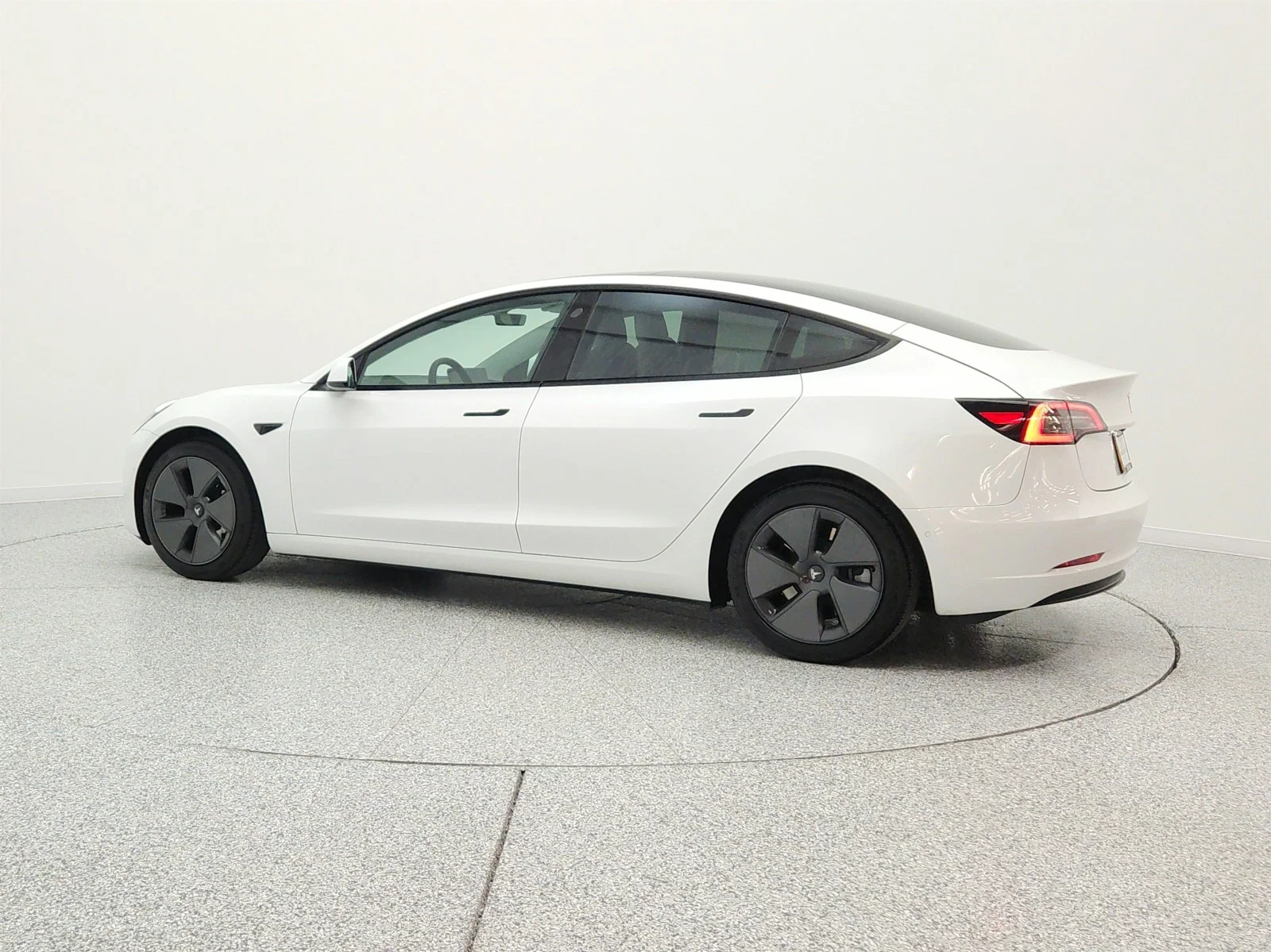 Used 2021 Pearl White Multi-Coat Tesla Standard Range Plus RWD image 8