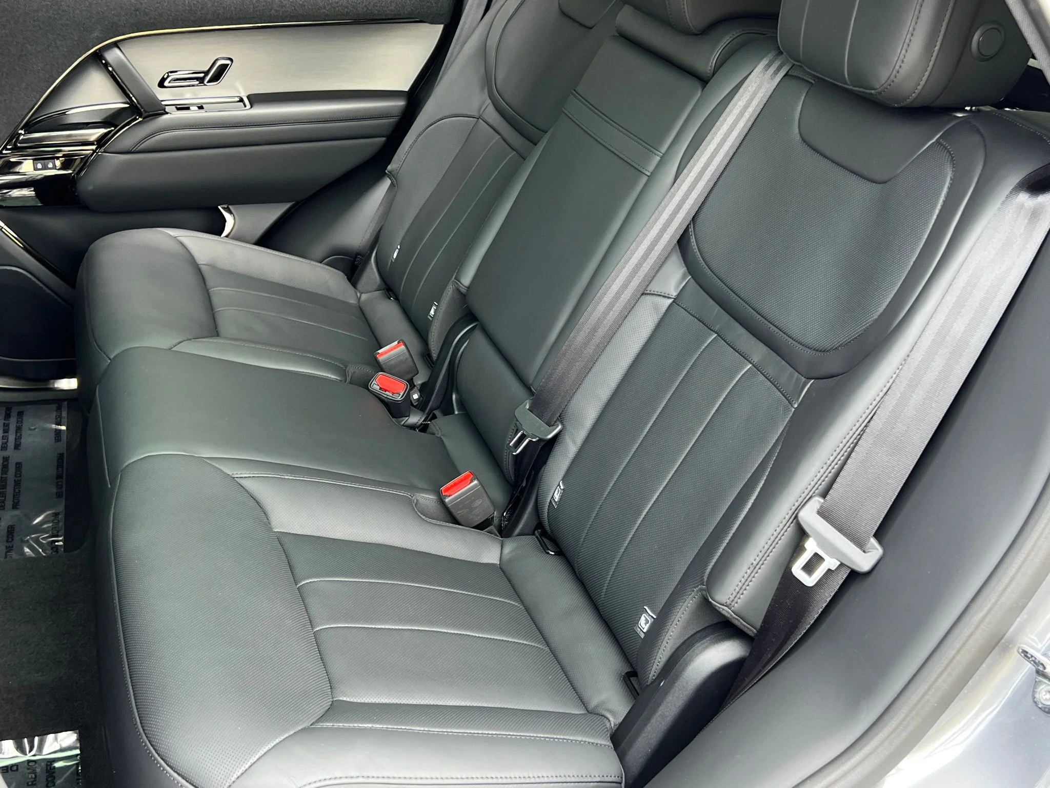 Used 2024 Gray Land Rover Dynamic SE image 24