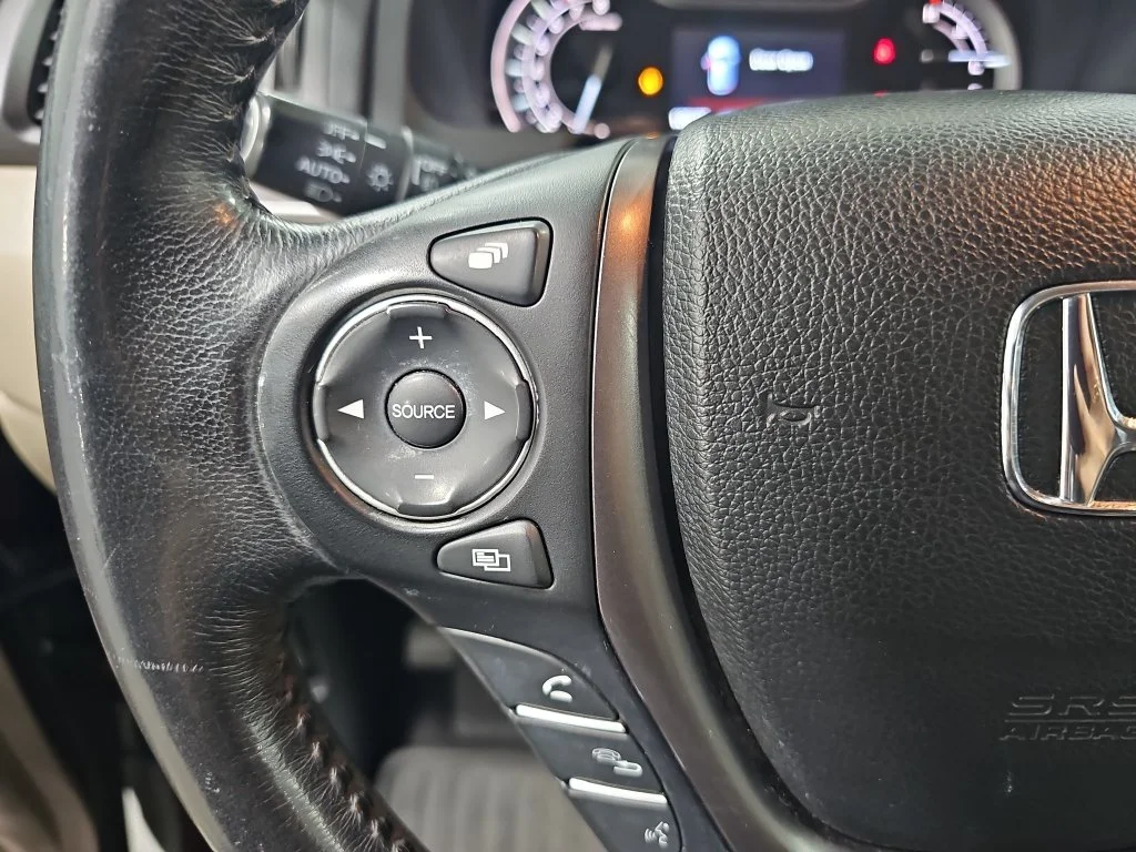 Used 2016  Honda EX-L image 19