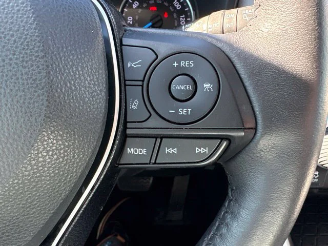 Used 2021 Red Toyota XLE Premium image 18