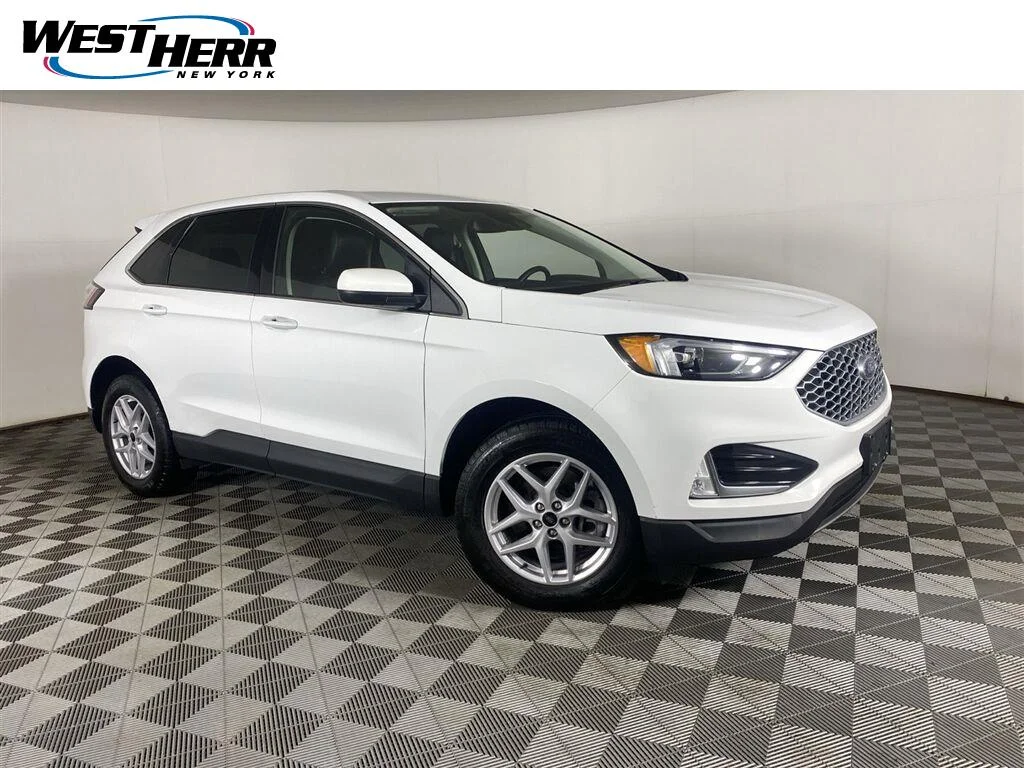 Used 2023 Oxford White Ford SEL image 1