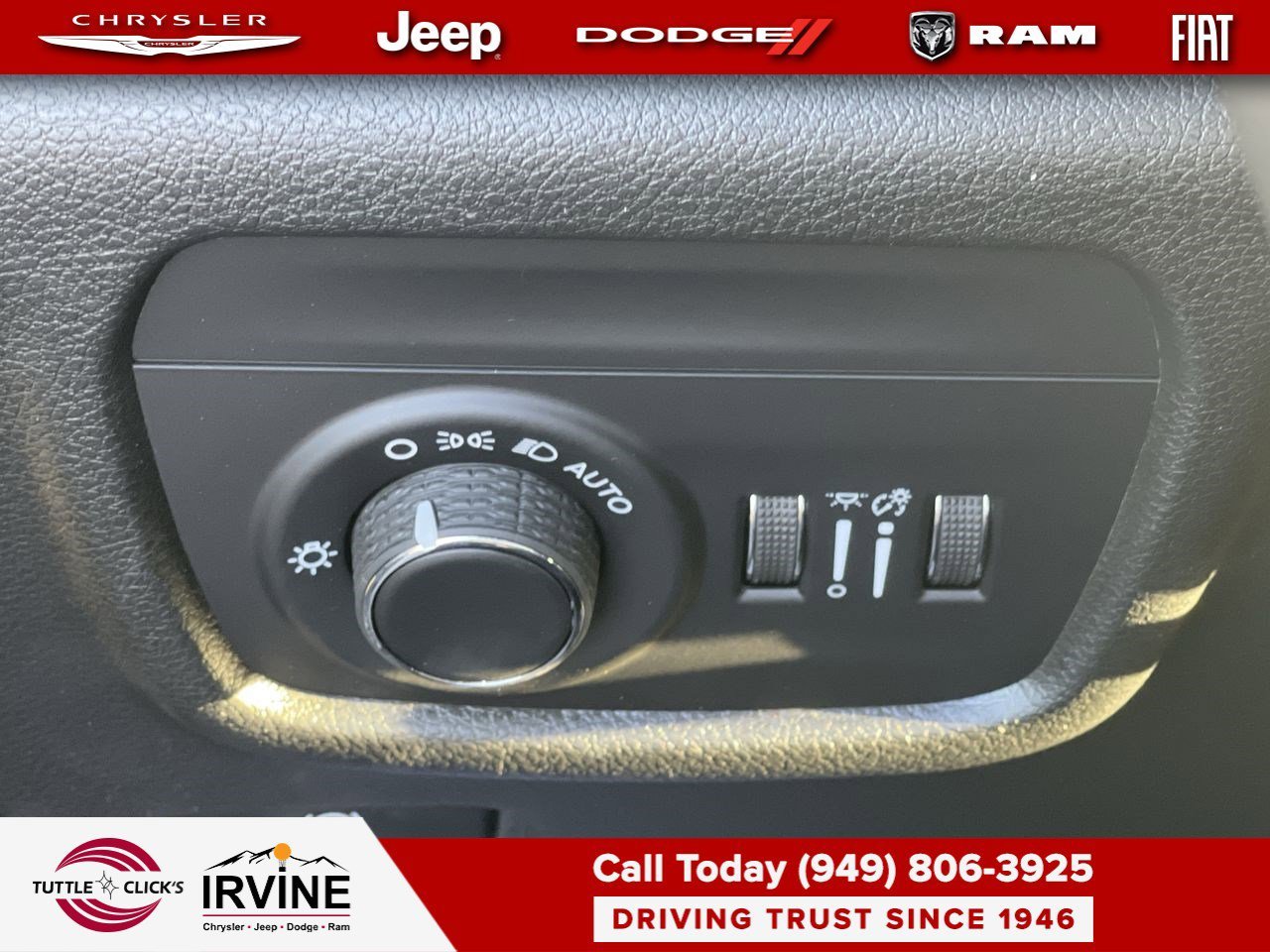 New 2026 Baltic Gray Metallic Clear-Coat Exterior Paint Jeep Laredo Altitude image 23