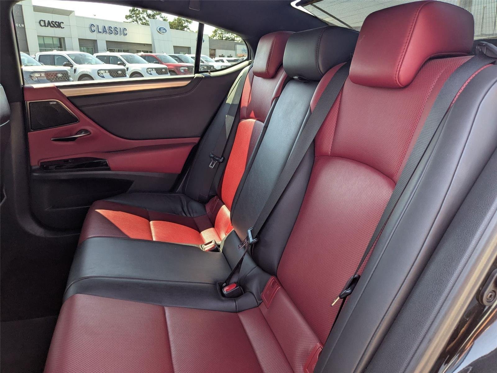 Used 2023  Lexus ES 350 F SPORT Handling image 26
