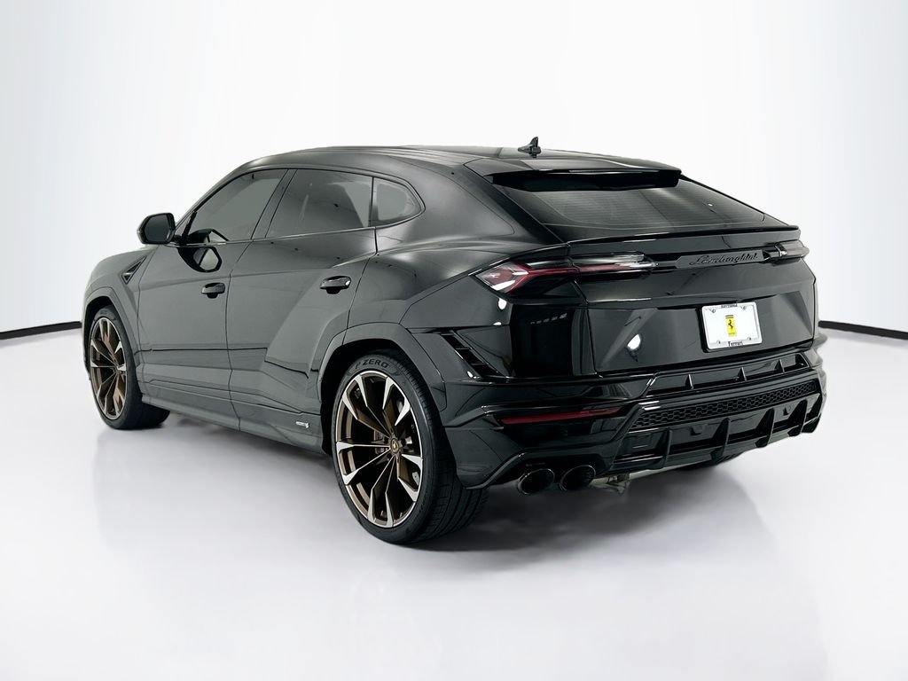 Used 2023 Nero Noctis Metallic Lamborghini S image 7