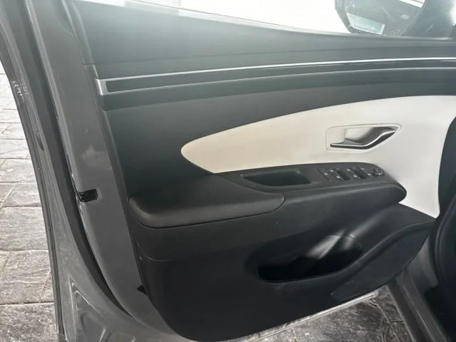 Used 2024 Gray Hyundai SEL image 9
