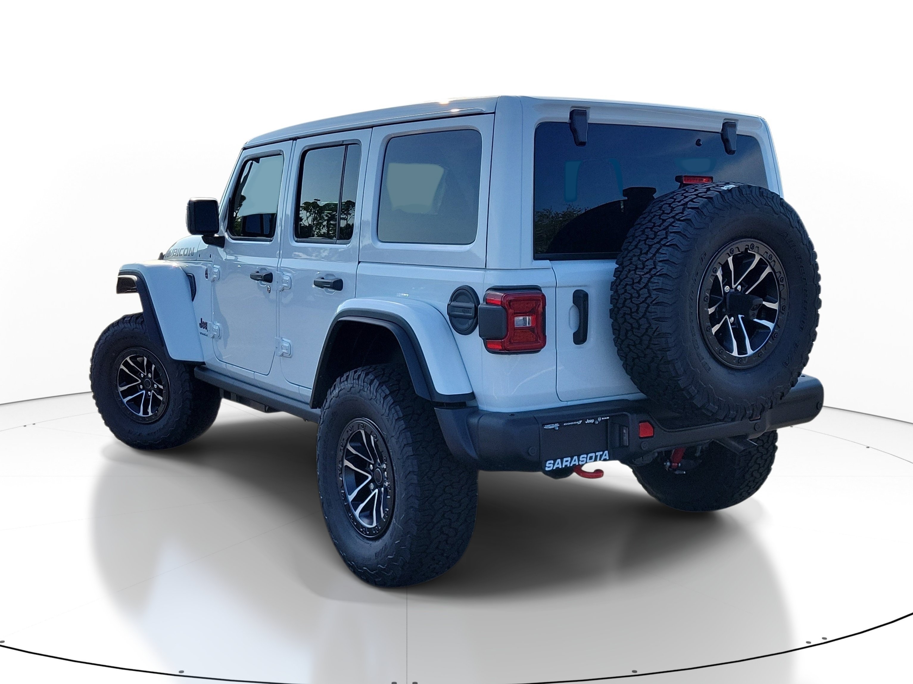 New 2026 Bright White Clear-Coat Exterior Paint Jeep Rubicon X image 4