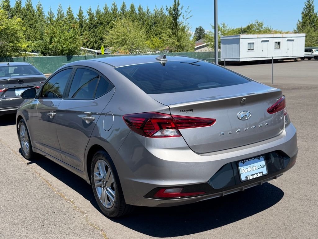 Used 2020 Fluid Metal Hyundai Value Edition image 5