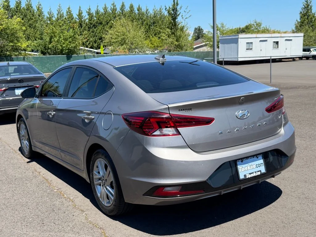 Used 2020 Fluid Metal Hyundai Value Edition image 5