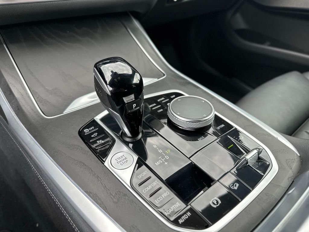 Used 2022 Phytonic Blue Metallic BMW xDrive40i image 34