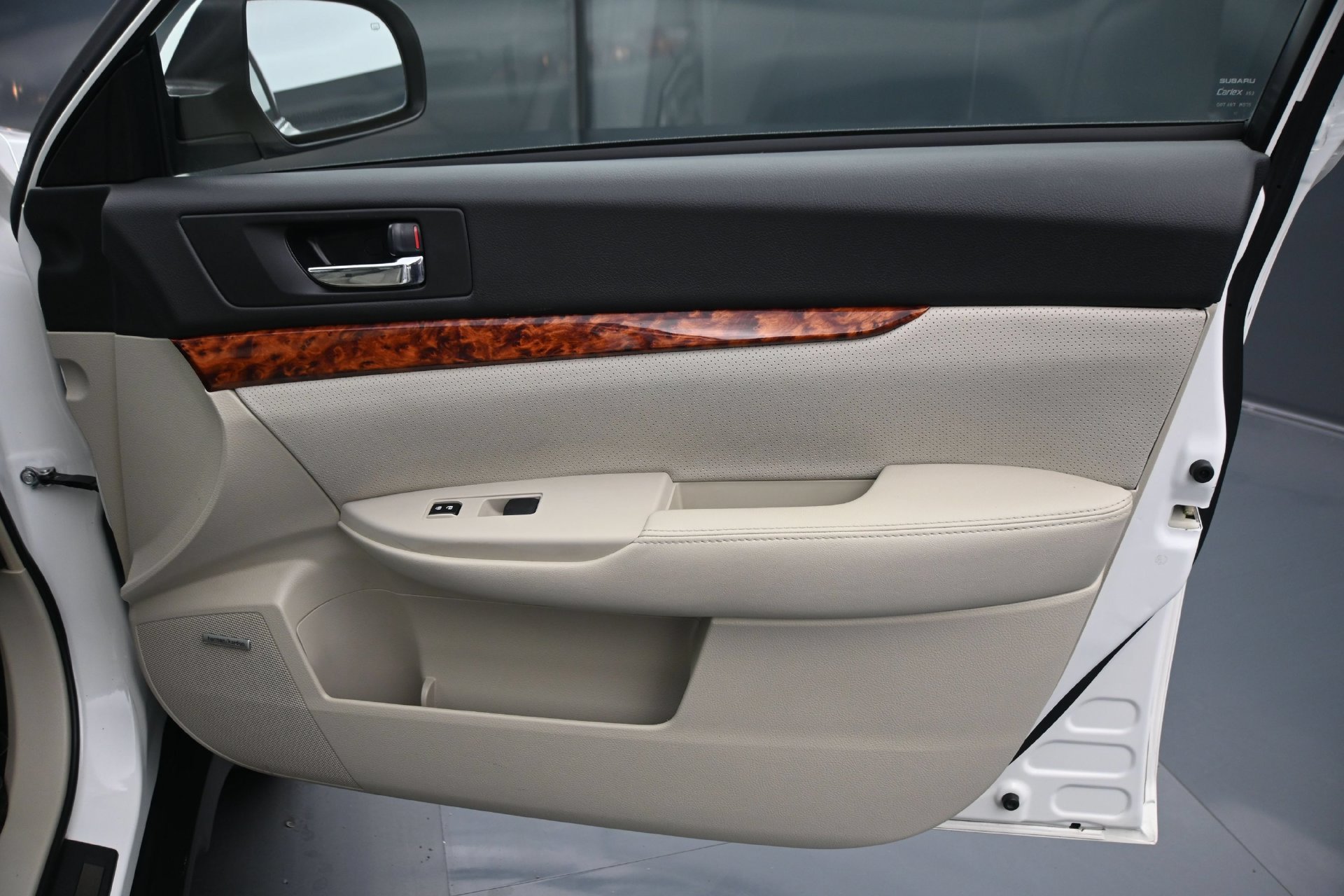 Used 2012 Satin White Pearl Subaru 2.5i image 12
