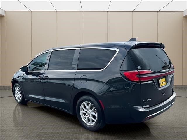 Used 2023 Black Chrysler Touring L image 4