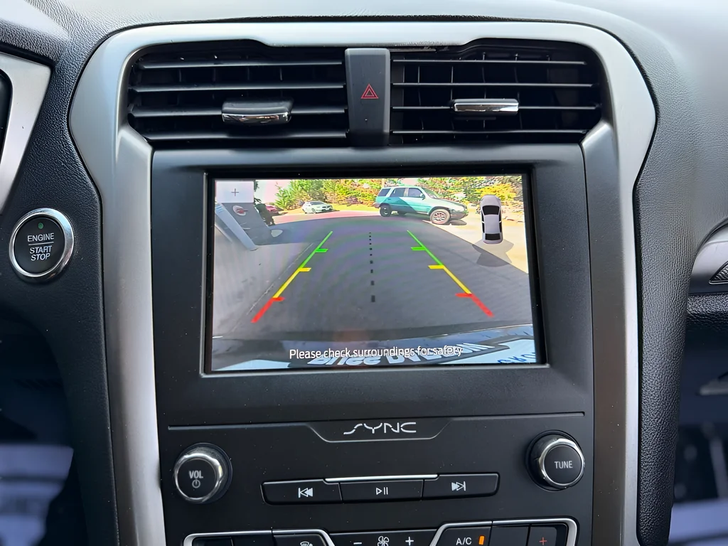 Used 2020 Black Ford SE image 17