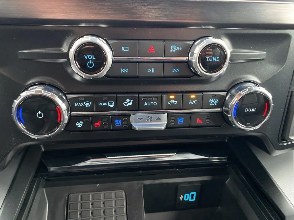 New 2026 Carbonized Gray Metallic Ford F-250® Lariat® image 27