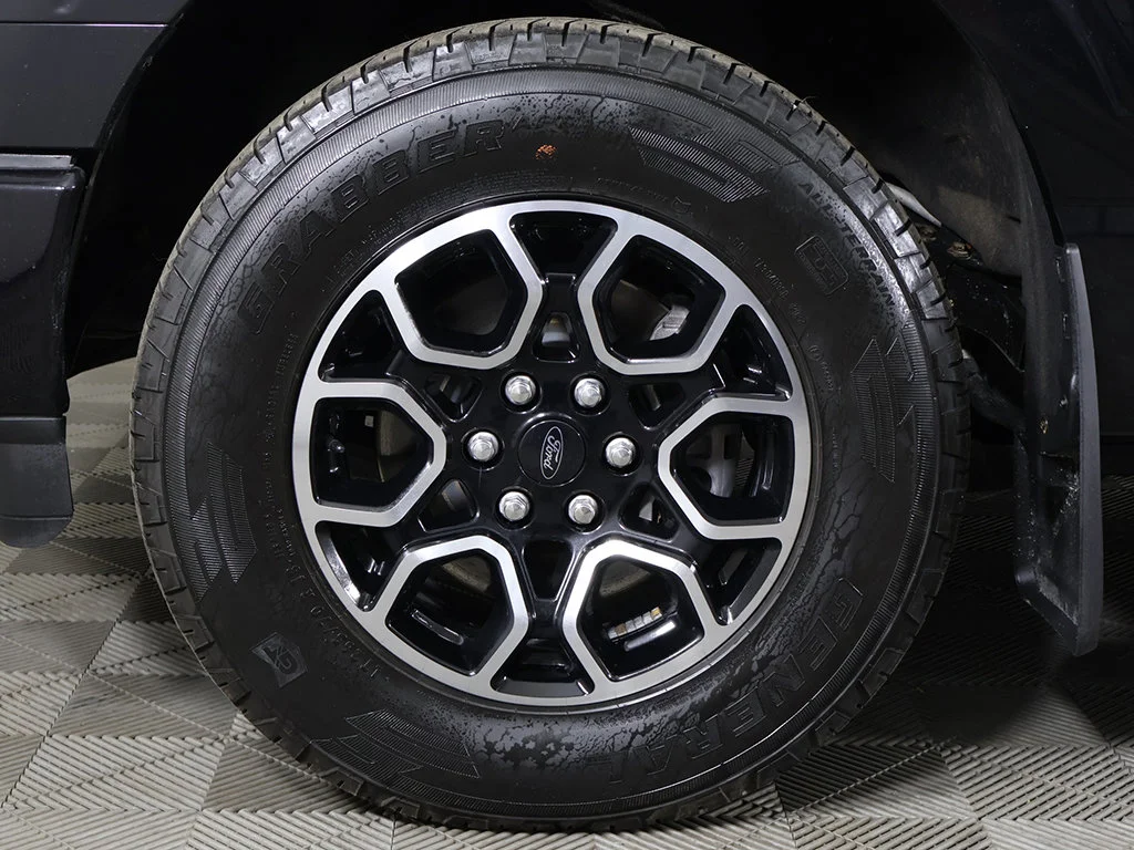 Used 2022 Agate Black Metallic Ford XLT image 23