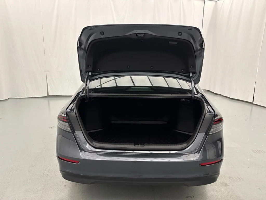 New 2026 Meteorite Gray Metallic Honda LX image 10