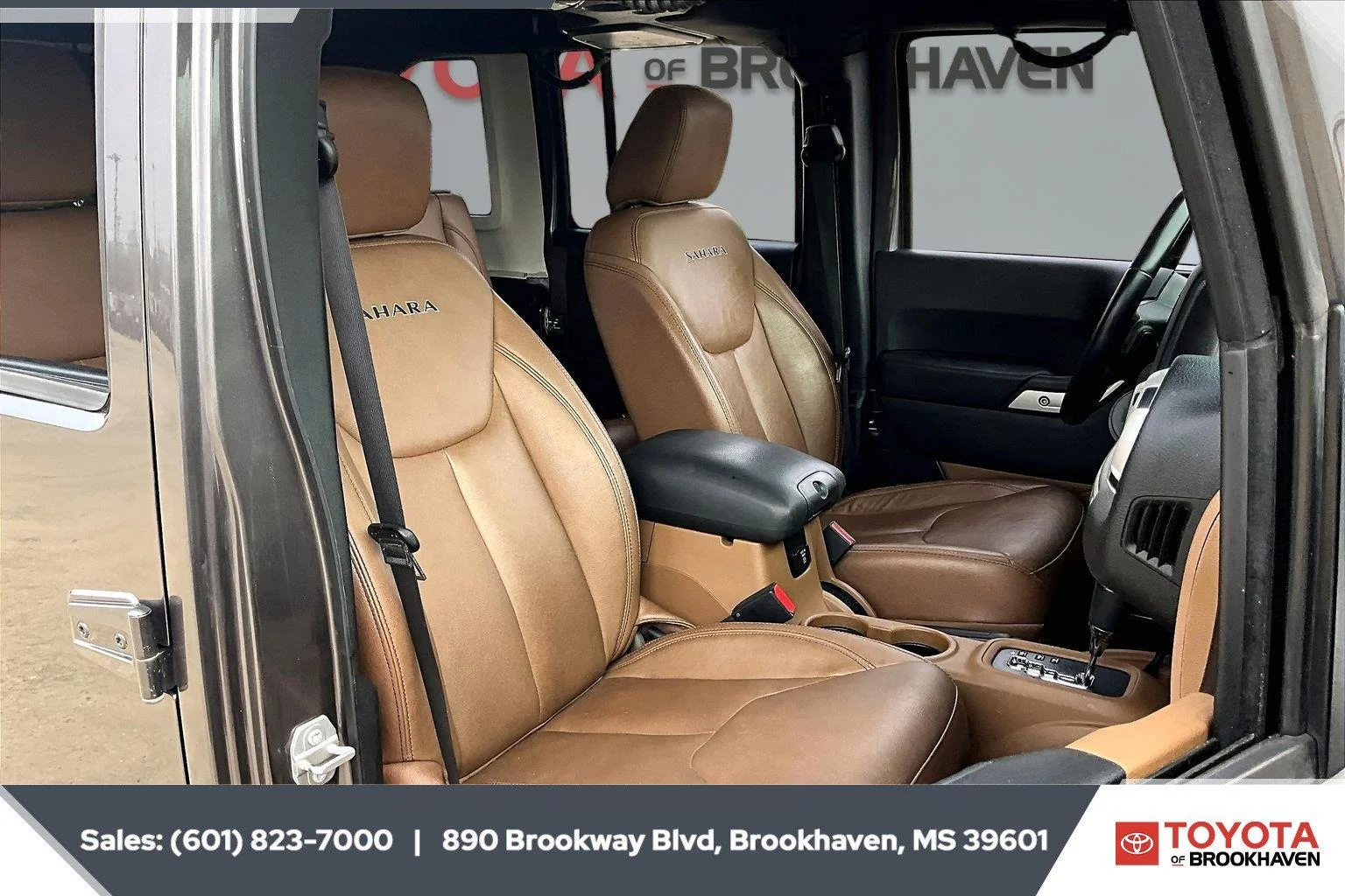 Used 2016 Granite Crystal Metallic Clearcoat Jeep Sahara image 6