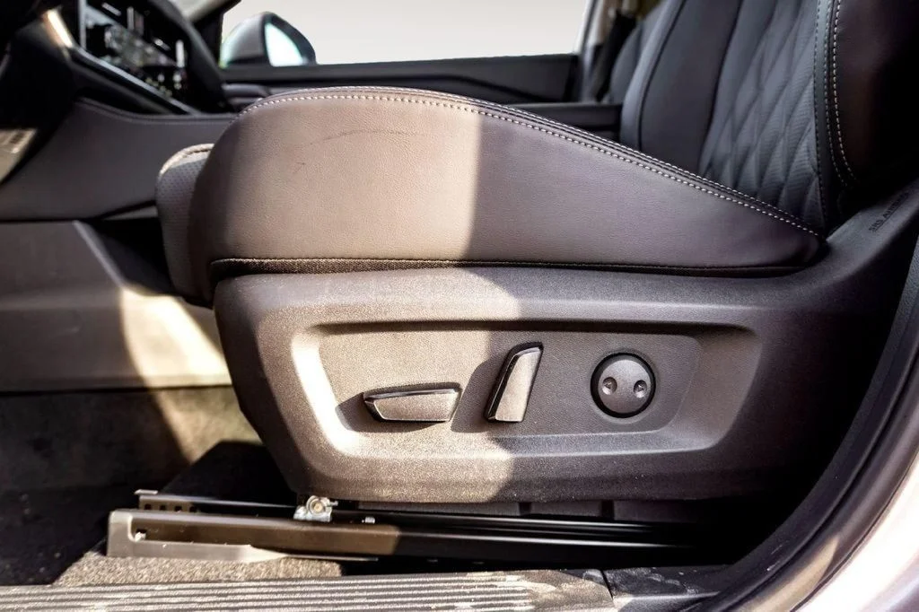 New 2026 Gold Nissan Platinum image 8