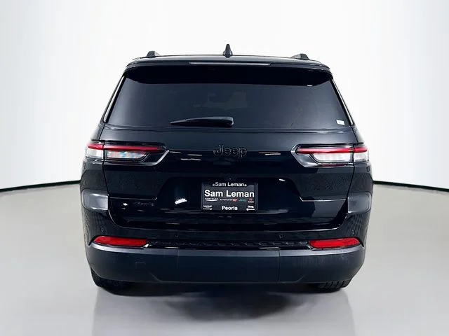 Used 2023 Black Jeep Altitude image 6