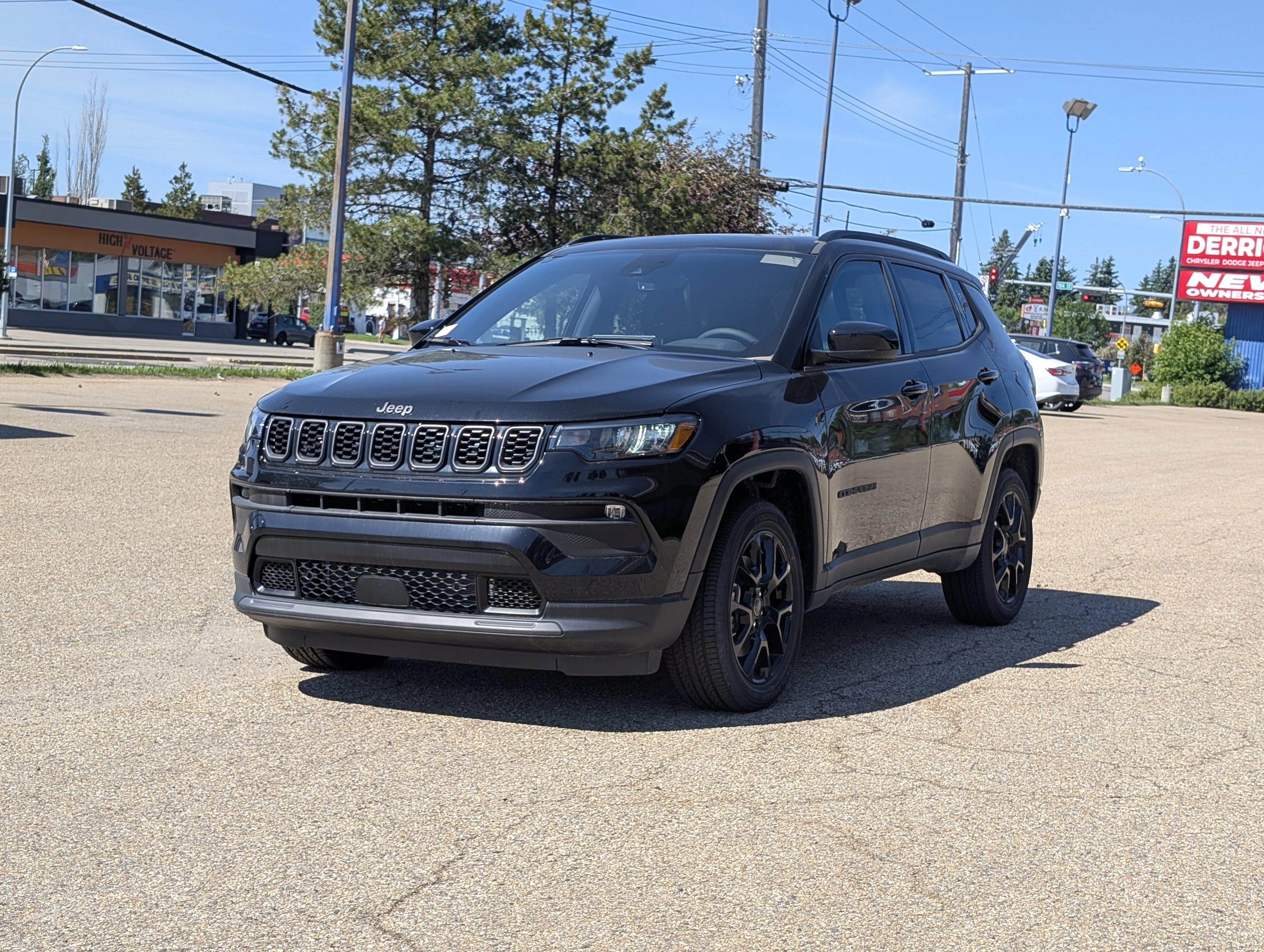 New 2026 Diamond Black Crystal Pearl Jeep North image 2