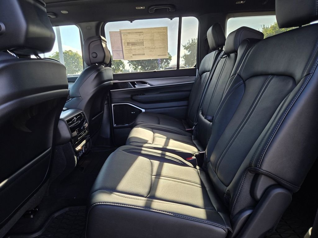 New 2026 High Gloss Black Exterior Paint Jeep Limited Reserve image 7