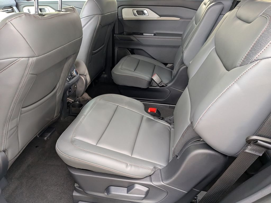 New 2026 Vapor Blue Metallic Ford Active image 36