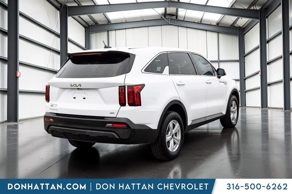 Used 2023 White Kia LX image 24