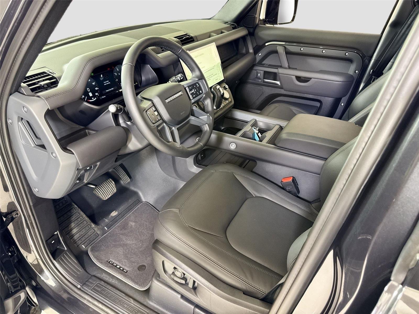 Used 2026 Carpathian Grey Premium Metallic Land Rover X-Dynamic SE | Urban Widetrack Build image 14
