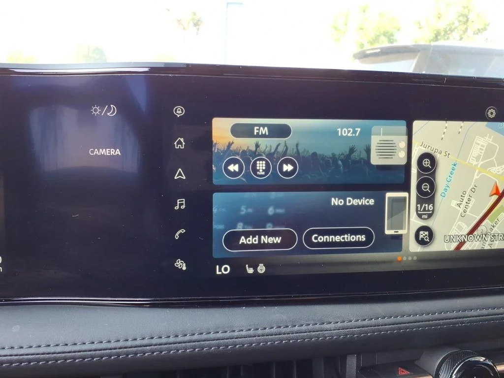 Used 2024 Gray Nissan EVOLVE+ image 11