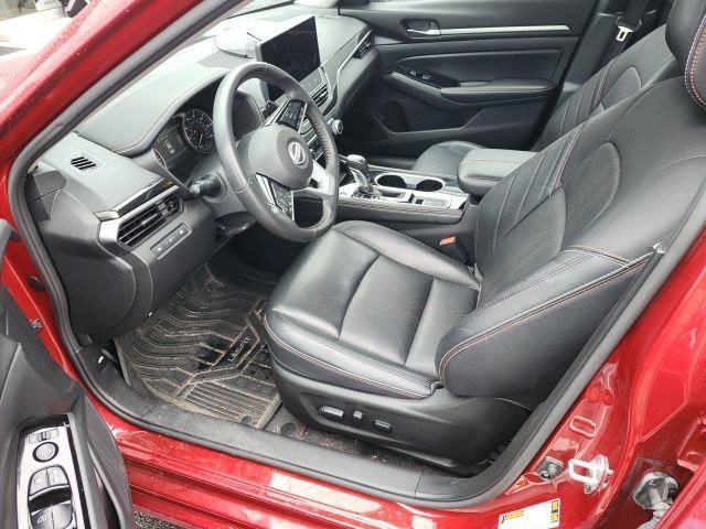 Used 2024 Scarlet Ember Nissan 2.5 SR image 3