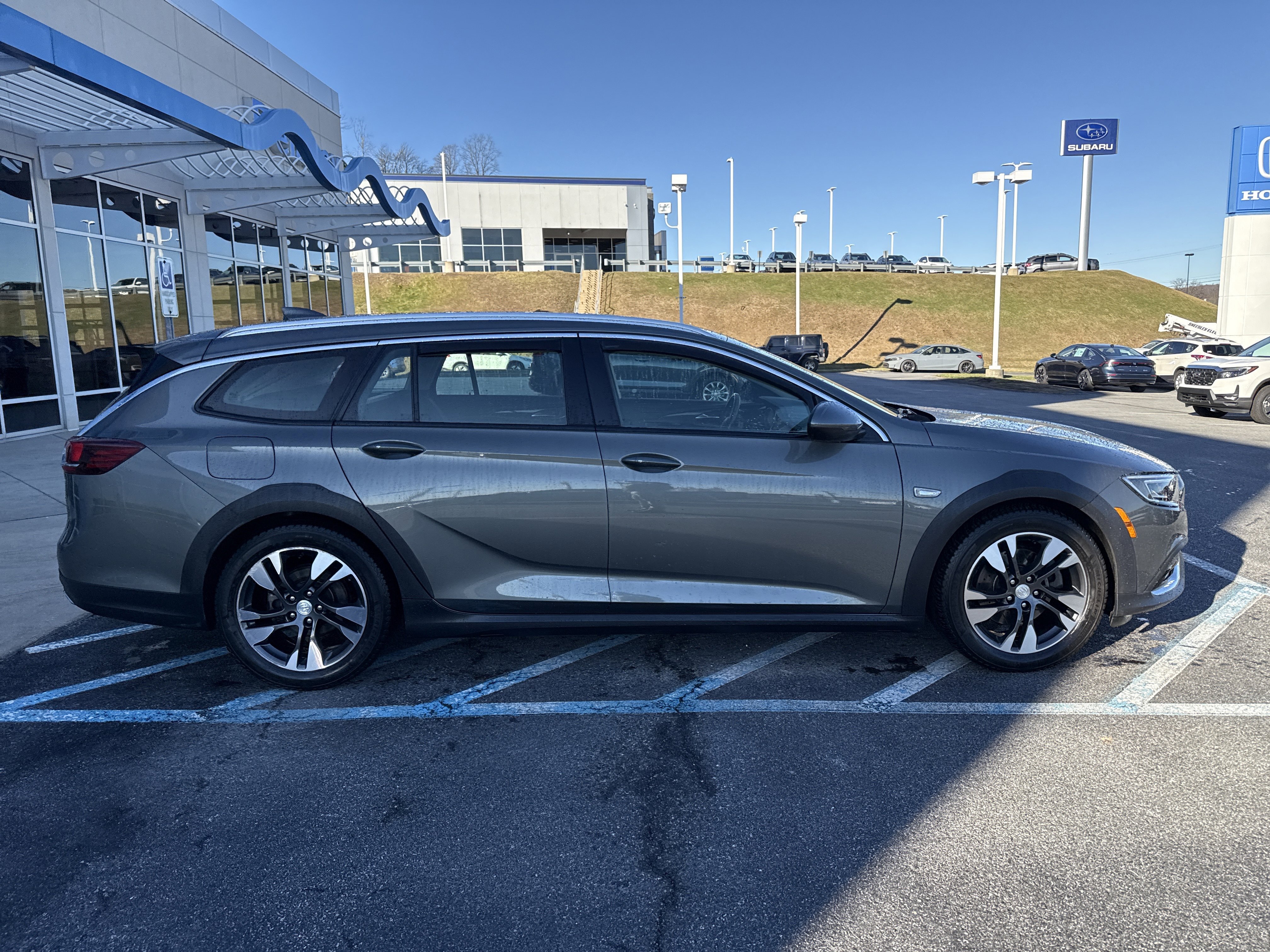 Used 2018 Buick Regal TourX Essence with VIN W04GV8SX3J1062801 for sale in Indiana, PA
