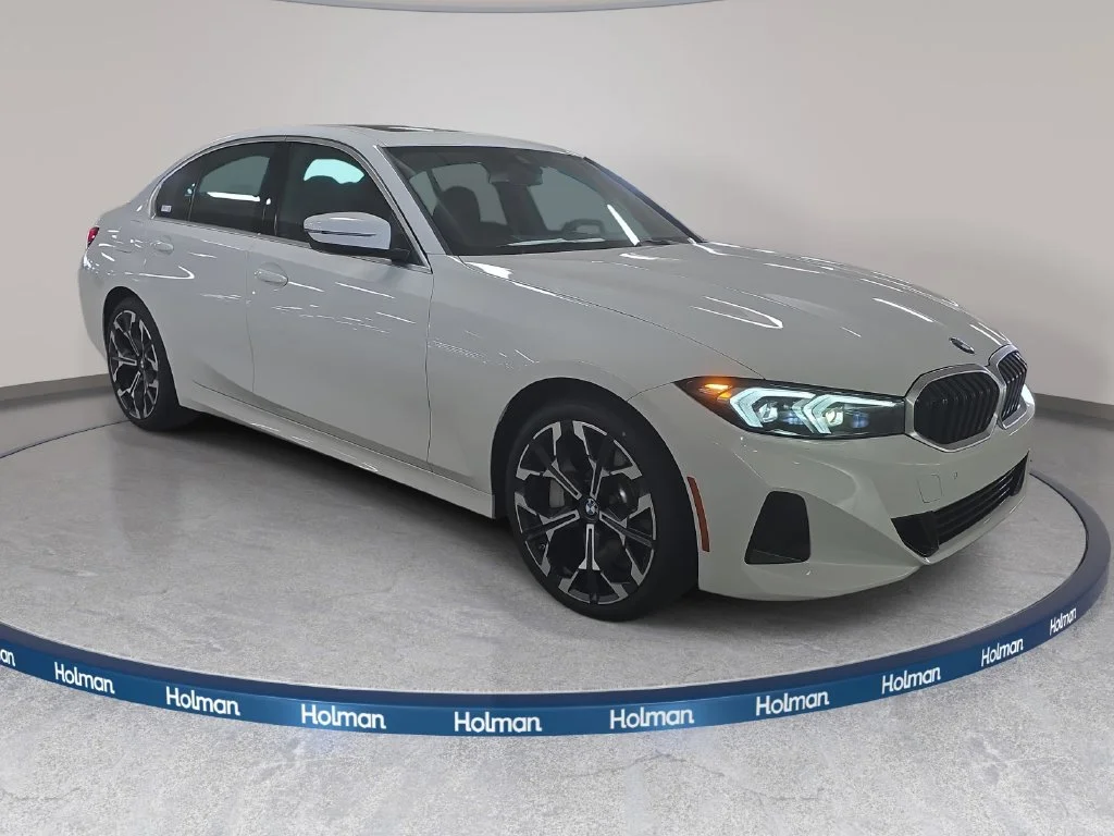 Used 2026 Alpine White BMW 330i image 3