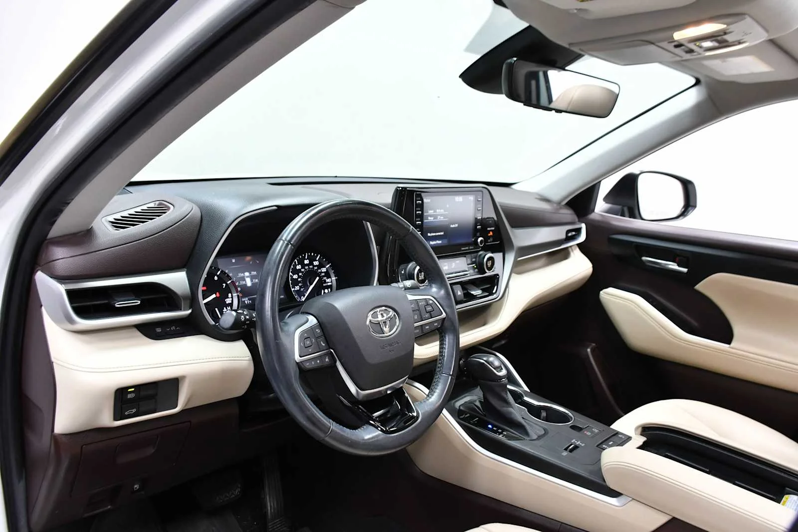 Used 2021 Blizzard Pearl Toyota XLE image 16
