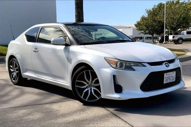 Used 2015 Blizzard Pearl Scion Base image 2