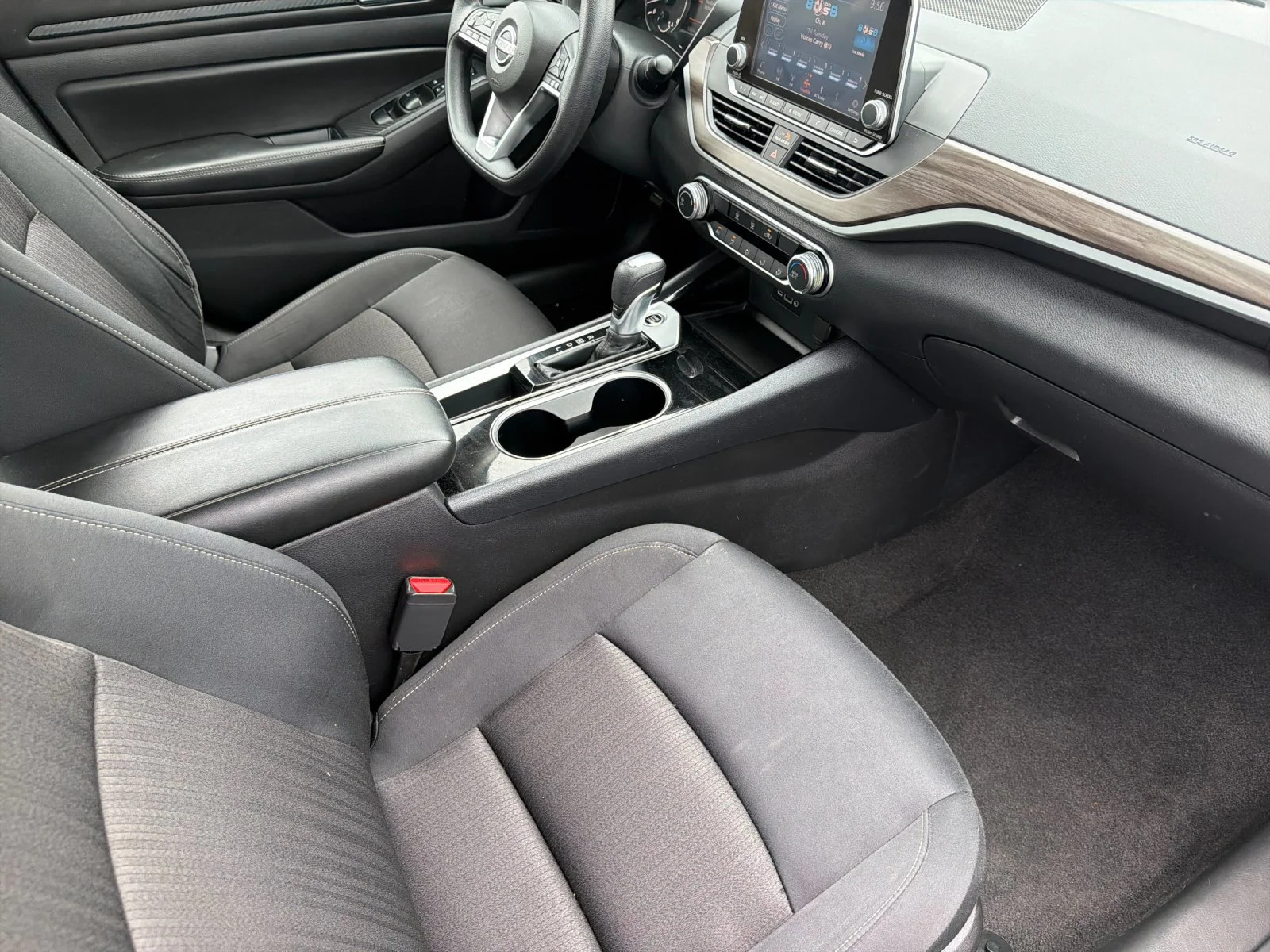 2024 Nissan Altima SV - Photo 16
