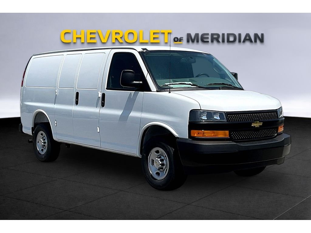 2026 Chevrolet Express 2500 Work Van HD's photo