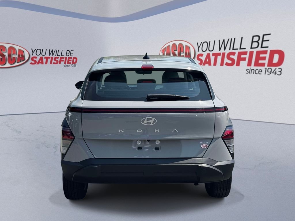 Used 2025 Gray Hyundai SE image 5