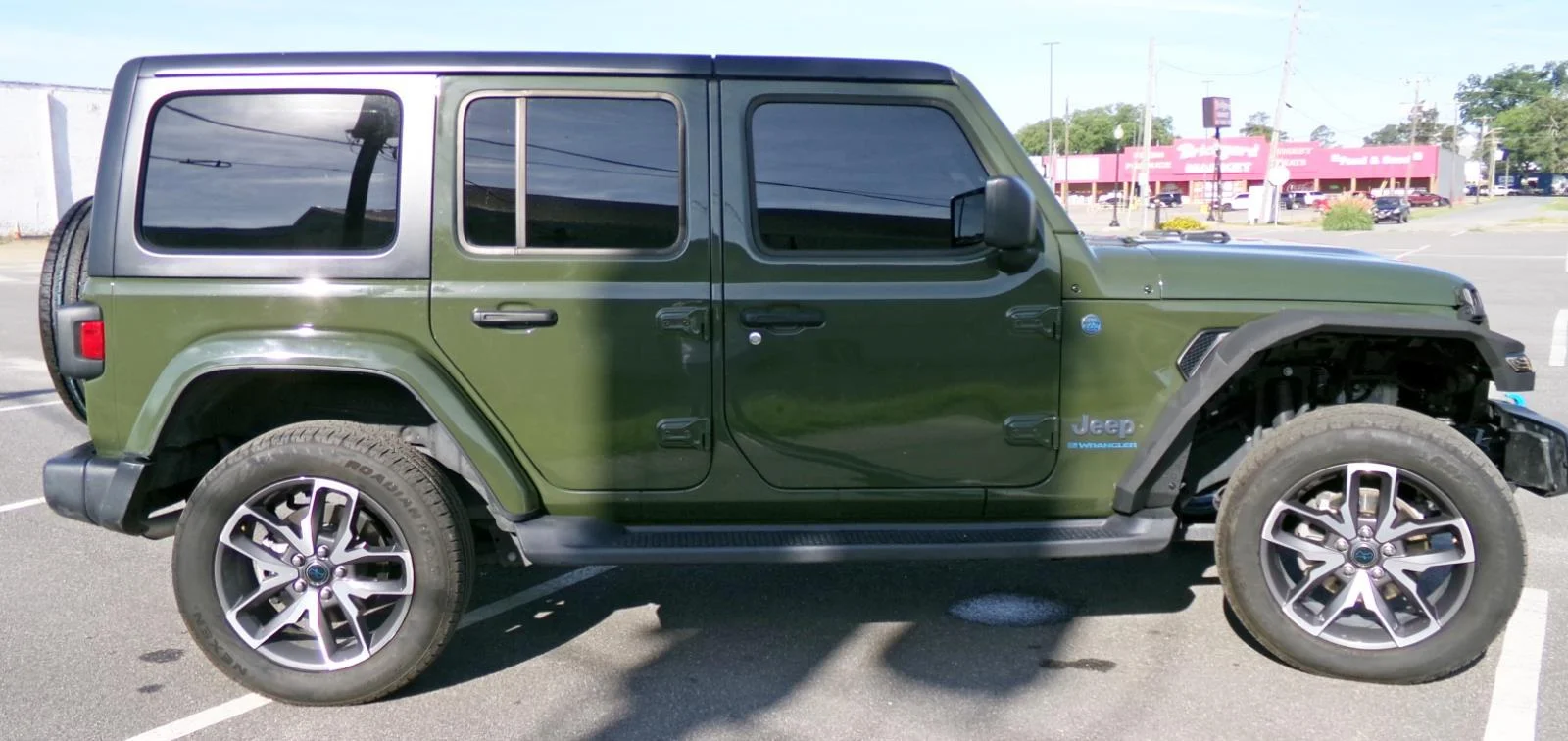 Used 2024 Sarge Green Clearcoat Jeep Sport S image 4