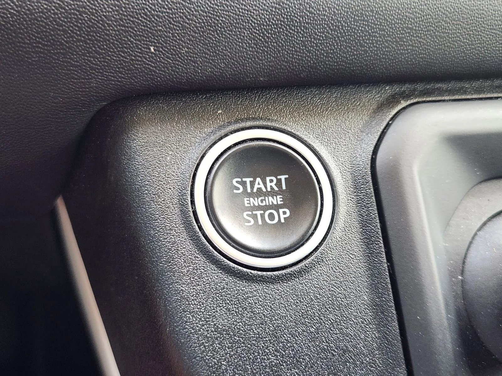 Used 2020 Green Land Rover HSE image 20