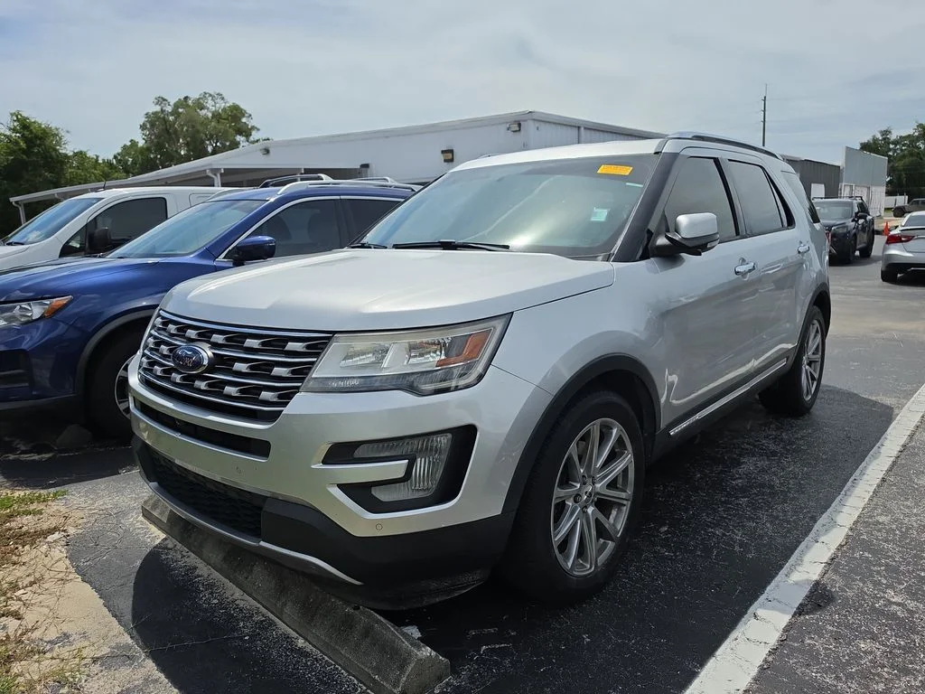 Used 2017 Silver Ford Limited image 9